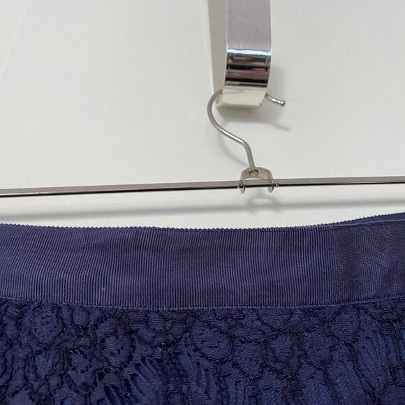 Jupe courte en dentelle bleu nuit - Picture 3 of 4